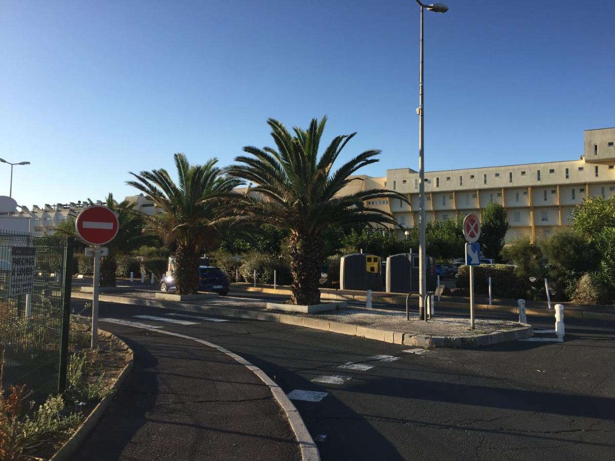Nid Douillet Dans Les Coursives Du Village Naturiste Du Cap D แอกด์ ภายนอก รูปภาพ